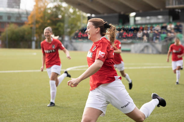 足球发展的 足球发展的