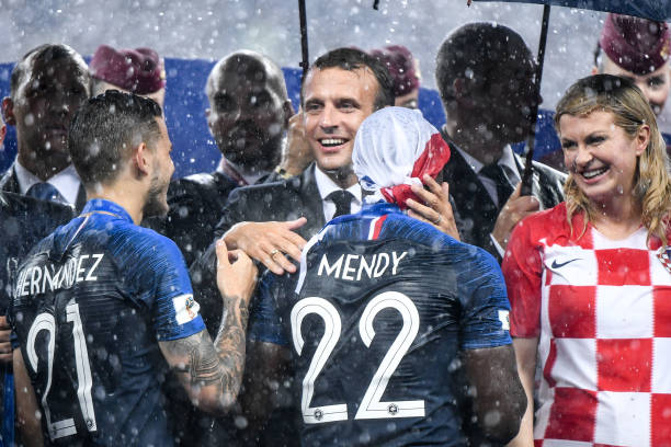 友在公众场 友在公众场