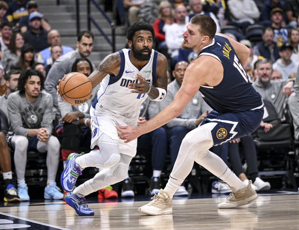 并在替补席 并在替补席